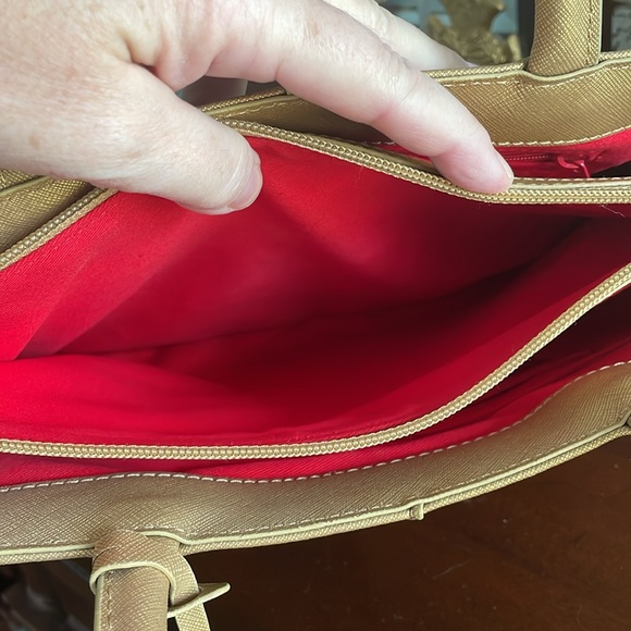 Hobo Original Mariella gold saffiano leather bag - Picture 12 of 13